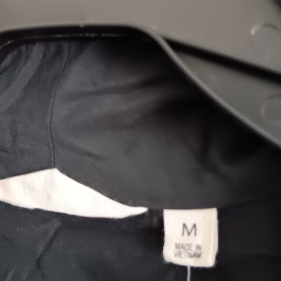 Elegant Black Women's Blouse - Picture 3 of 4